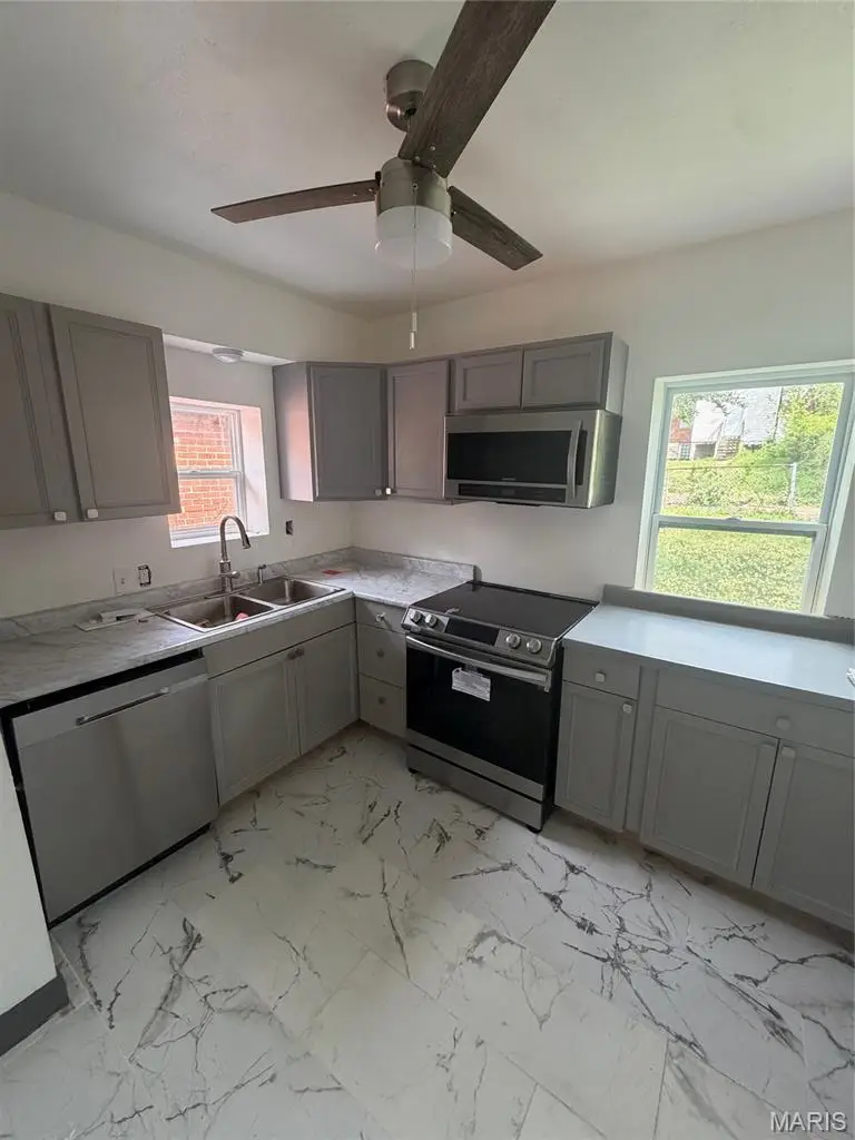 4110 Dryden Avenue, Saint Louis, MO 63115 - #3