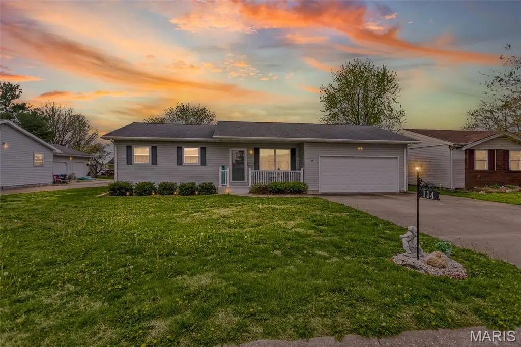 114 Rosewood Drive, Jerseyville, IL 62052 - #1