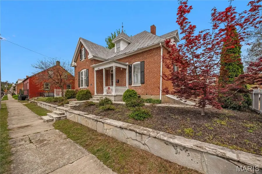 121 E 5th Street, Hermann, MO 65041 - #2