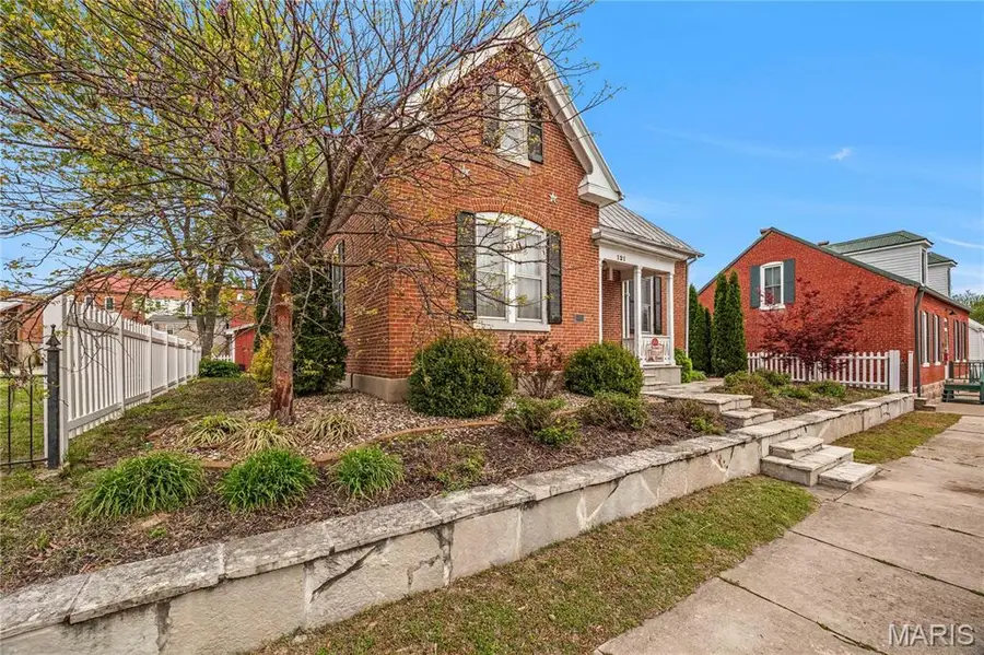 121 E 5th Street, Hermann, MO 65041 - #3