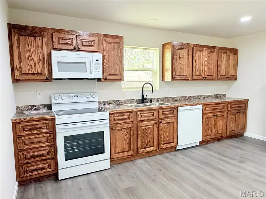 211 Maple St, Pilot Knob, MO 63663 - #2