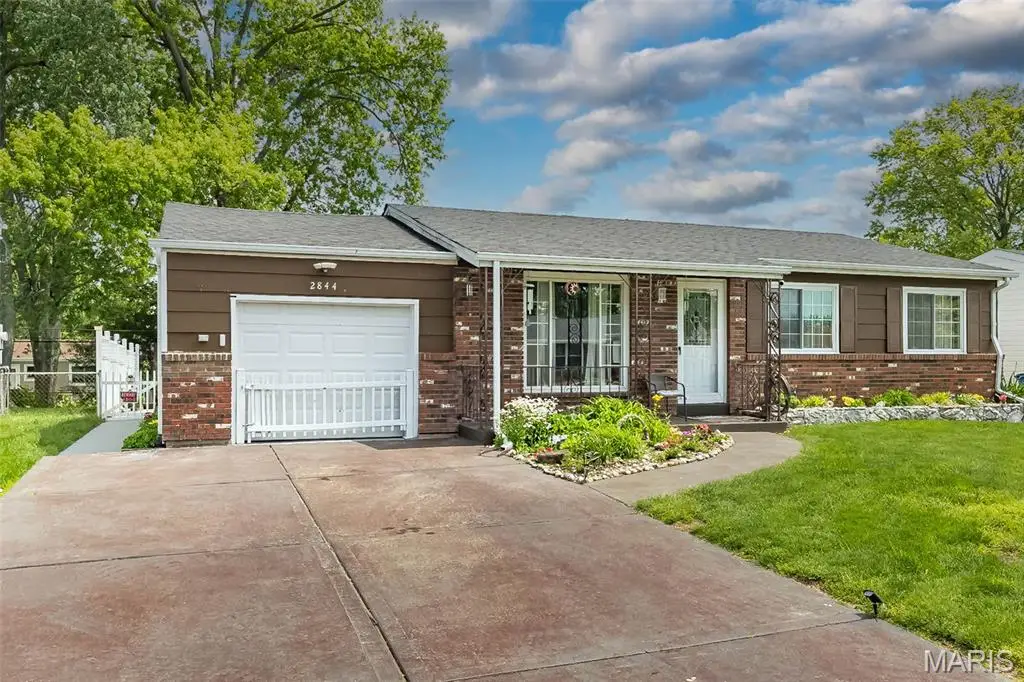 2844 Sugar Tree Lane, Maryland Heights, MO 63043 - #1