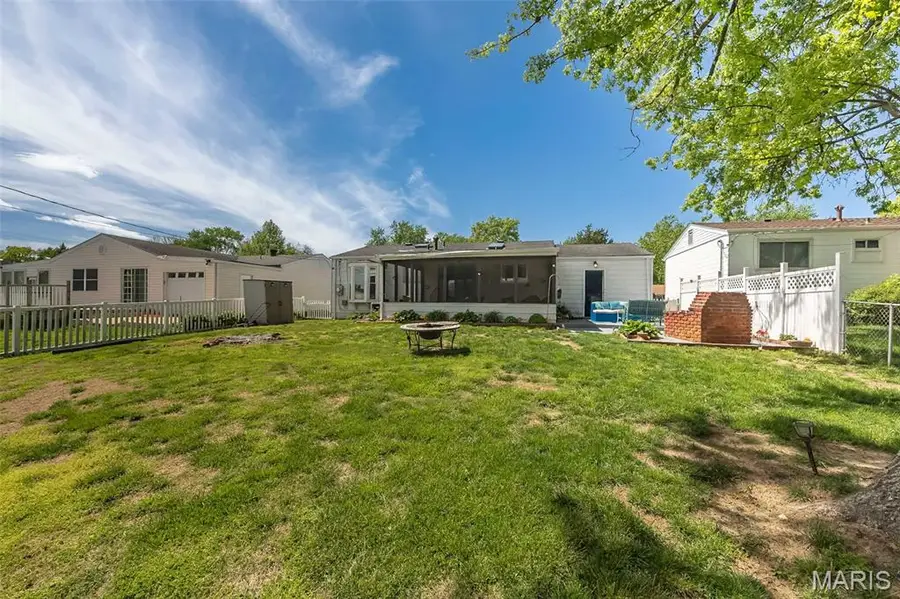 2844 Sugar Tree Lane, Maryland Heights, MO 63043 - #2