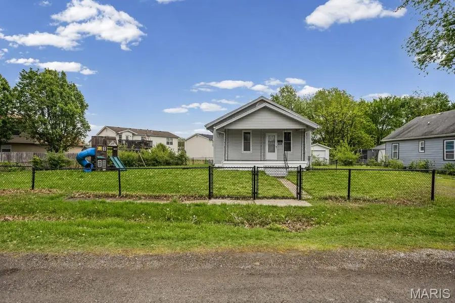 628 N 3rd Street, Dupo, IL 62239 - #2