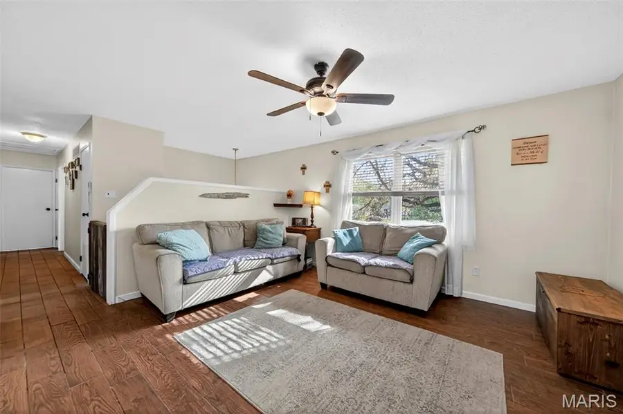 8 Creekwood Drive, Saint Peters, MO 63376 - #2