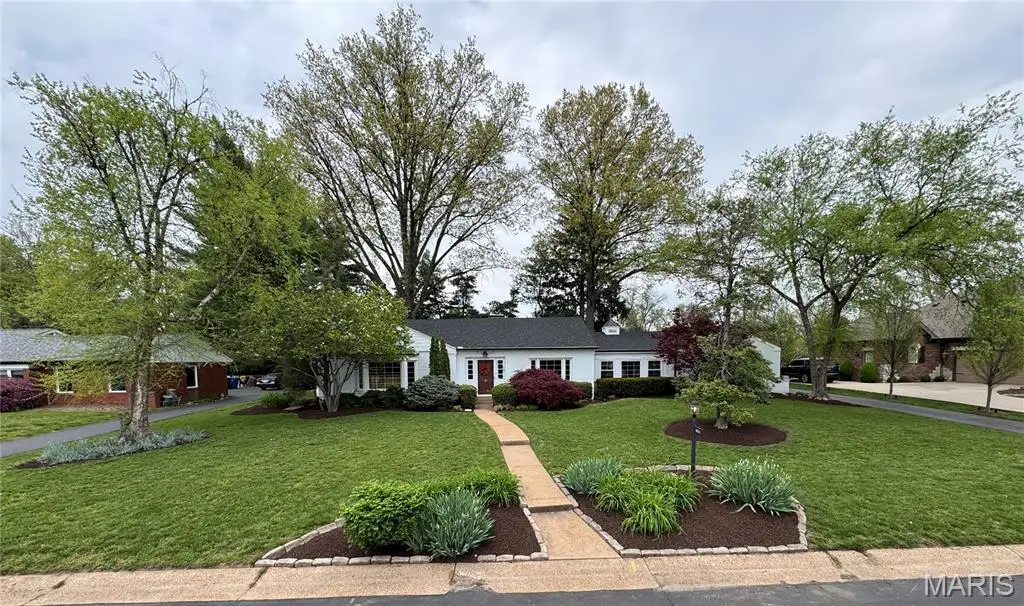 9053 Saranac Drive, Richmond Heights, MO 63117 - #1