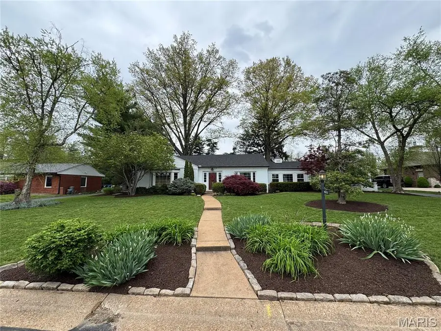 9053 Saranac Drive, Richmond Heights, MO 63117 - #2