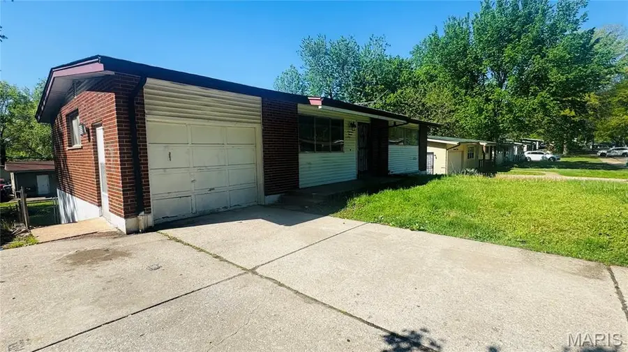 1716 Hudson Road, Saint Louis, MO 63136 - #2