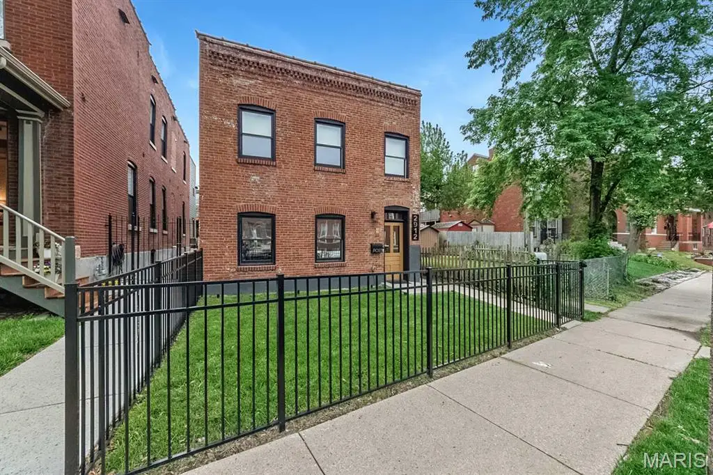 2912 Missouri Avenue, Saint Louis, MO 63118 - #1