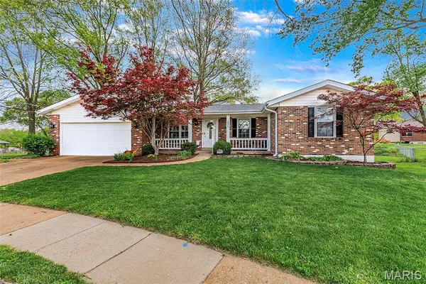 2140 Pierport Circle, St Louis, MO 63129