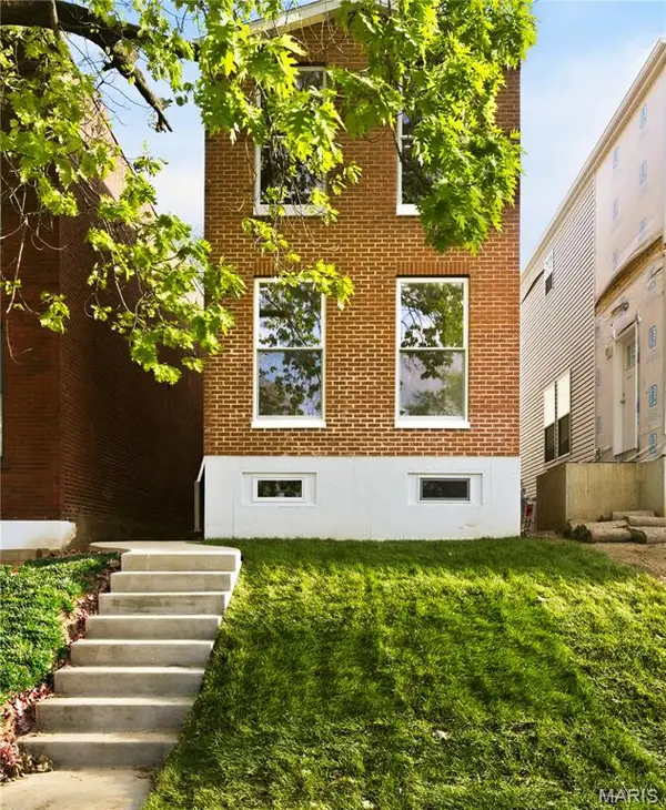 2734 Geyer Avenue, St Louis, MO 63104