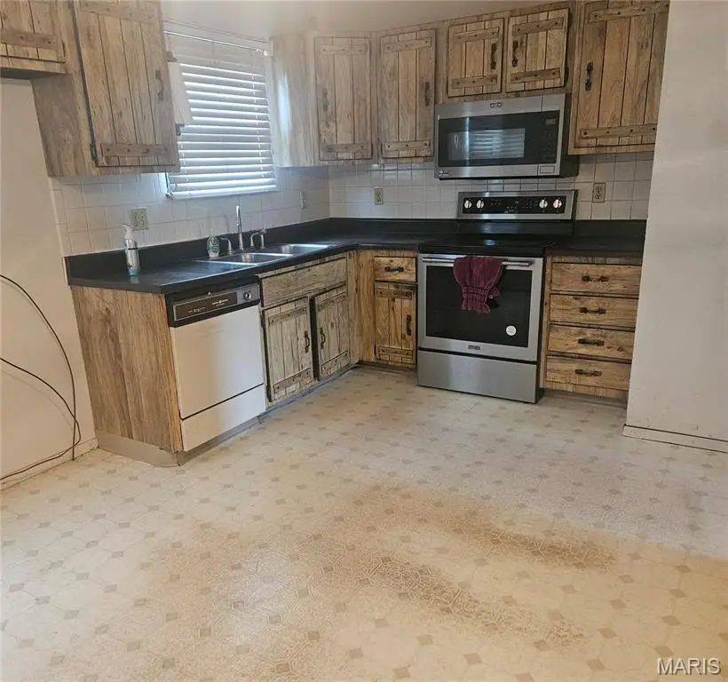 3113 Ashby Road, Saint Ann, MO 63074 - #2