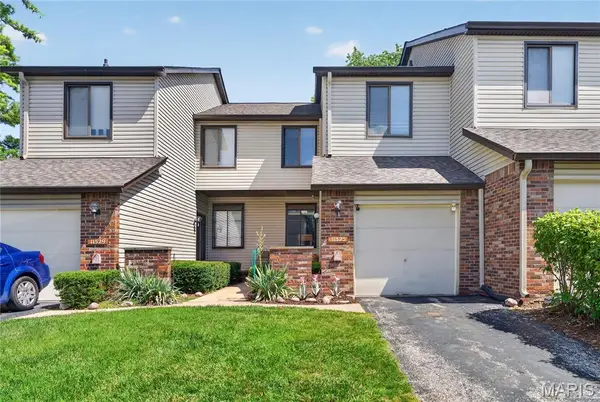 11525 Pineberry Drive, St Louis, MO 63146