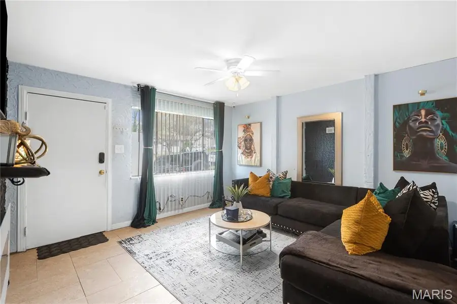 4114 Appleberry Lane, Saint Louis, MO 63121 - #3