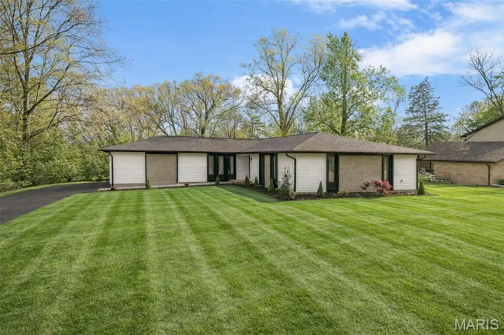 125 Rue Grand Drive, Lake Saint Louis, MO 63367 - #1