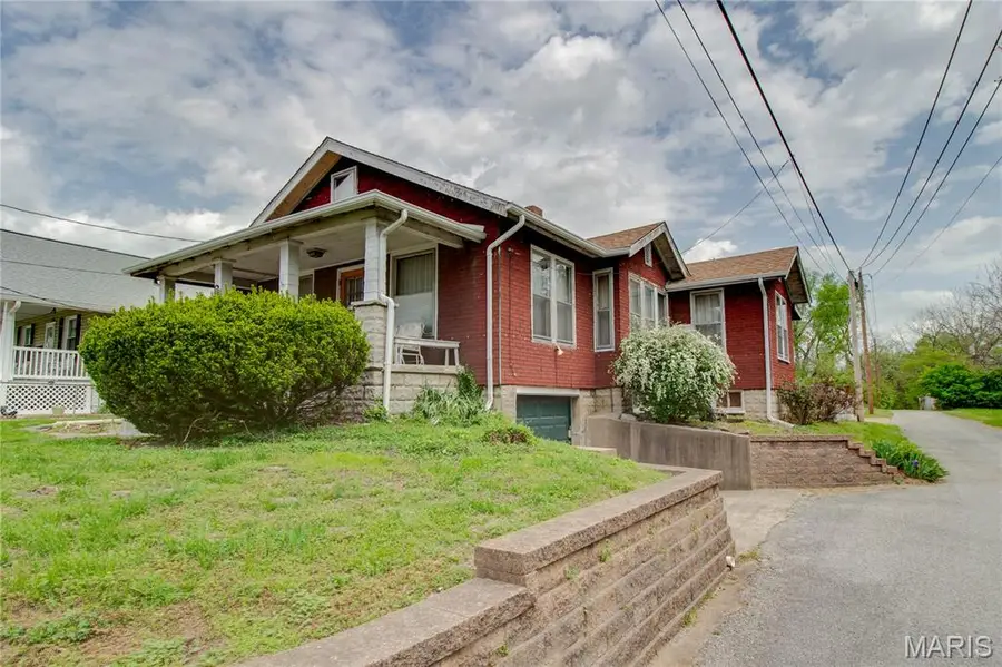 2317 Washington Avenue, Alton, IL 62002 - #2