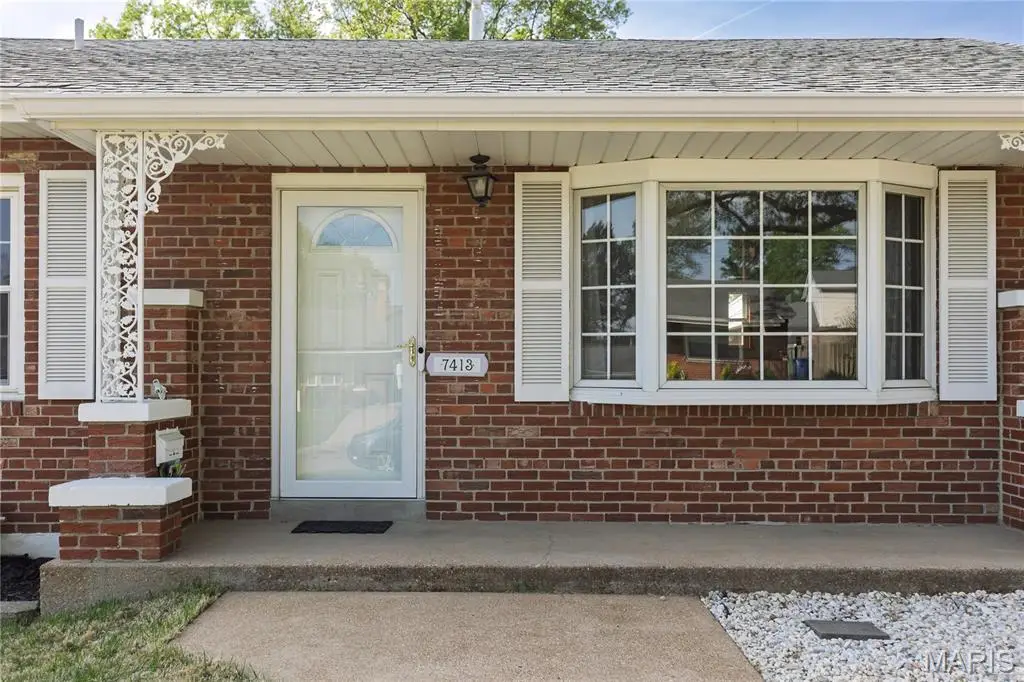 7413 Ray Avenue, Saint Louis, MO 63116 - #1