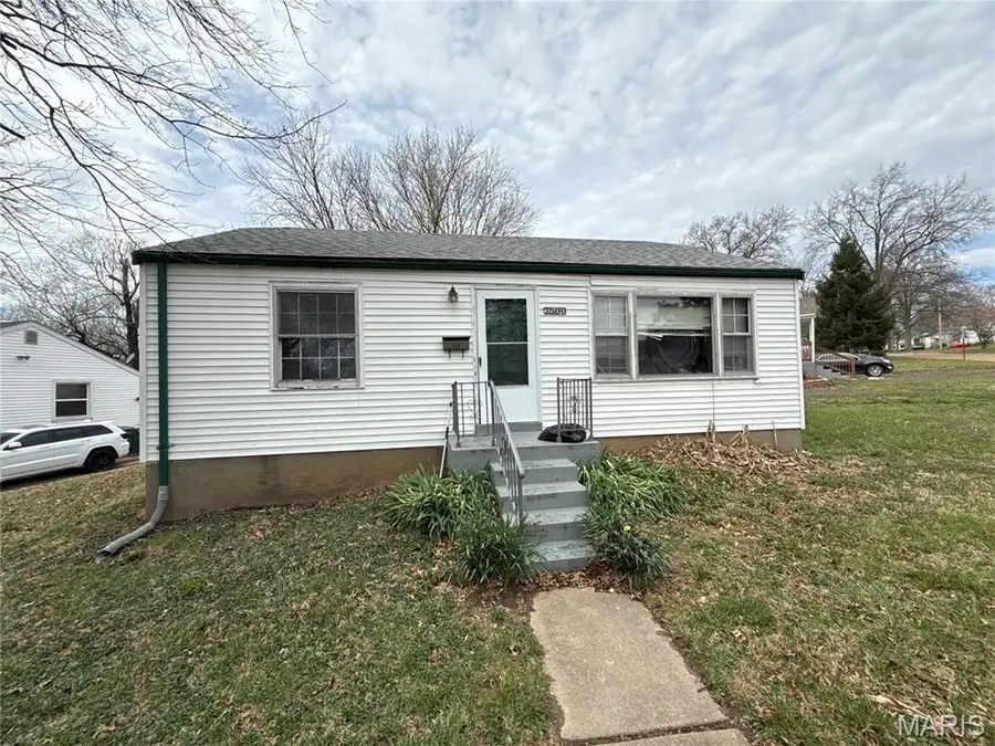 7500 Haywood Drive, Hanley Hills, MO 63133 - #3