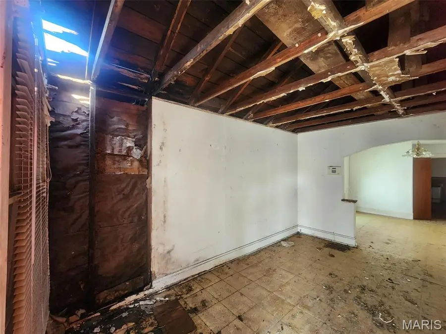 6527 Mount Avenue, Saint Louis, MO 63121 - #2