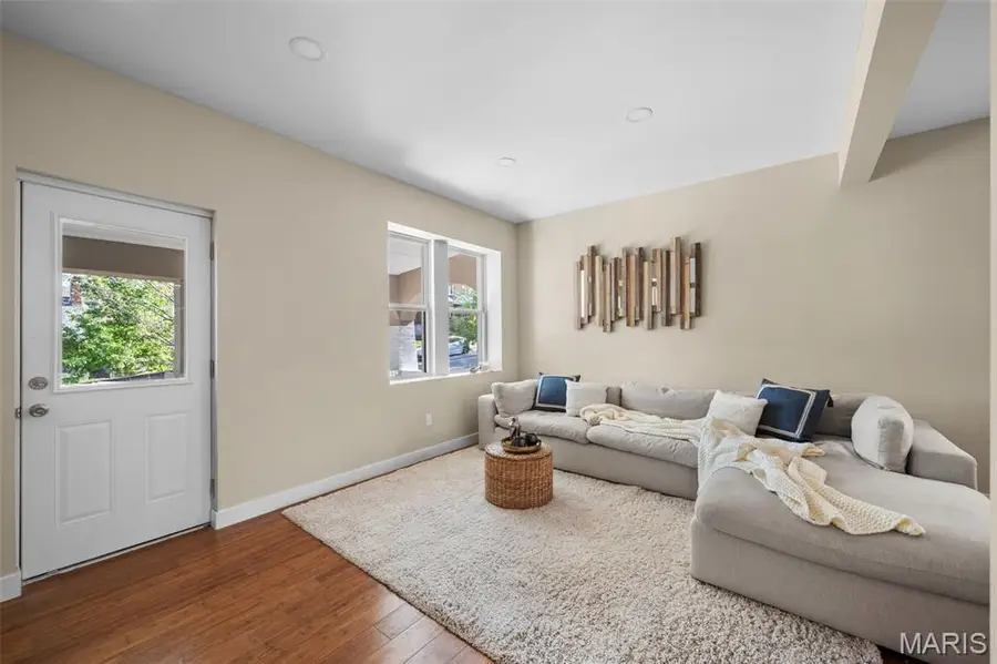 3924 Parker Avenue, Saint Louis, MO 63116 - #3