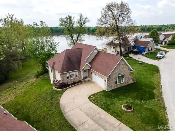 25 Brickyard Drive, Golden Eagle, IL 62036