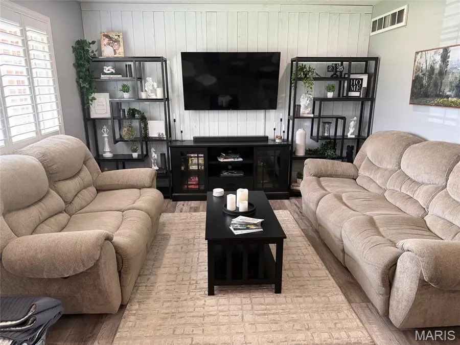 1662 Herault Place, Lemay, MO 63125 - #3