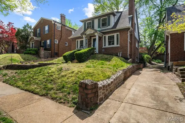 7232 Northmoor Drive, University City, MO 63105