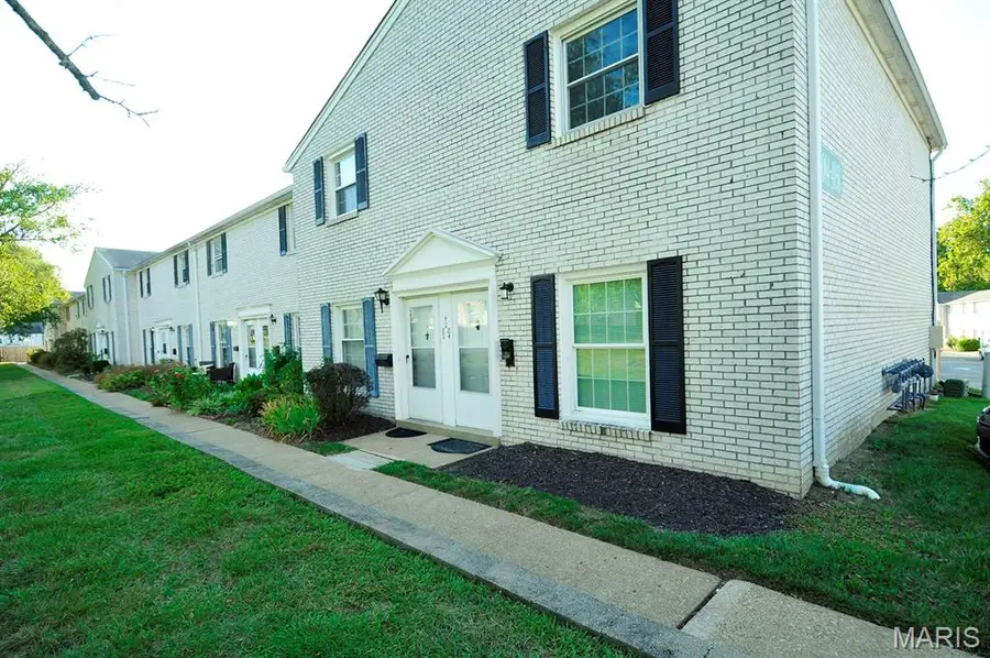 4084 Paule Avenue, Saint Louis, MO 63125 - #2