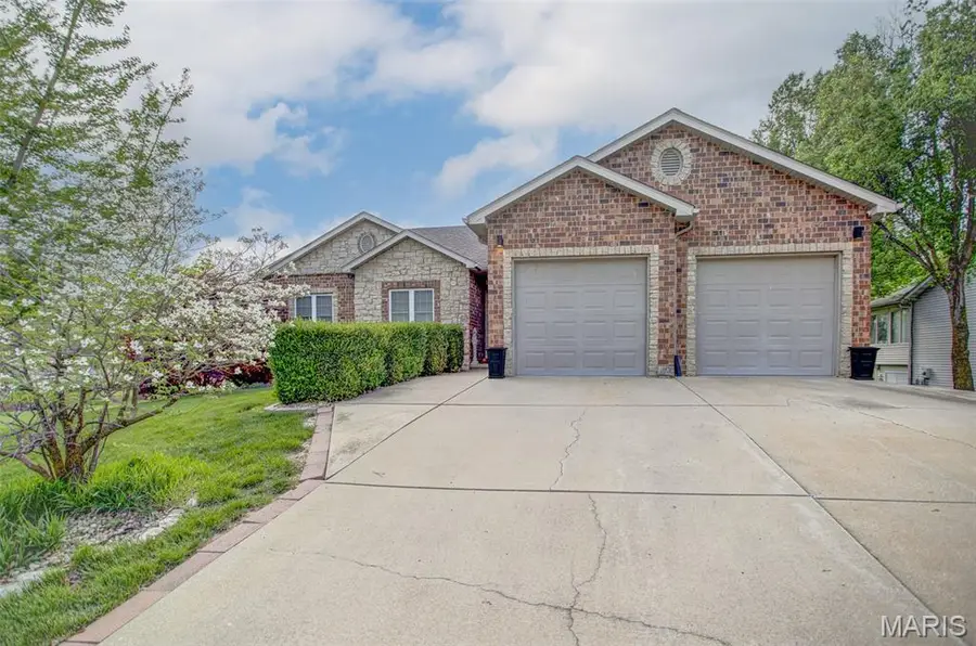 315 Westview Drive, Edwardsville, IL 62025 - #2