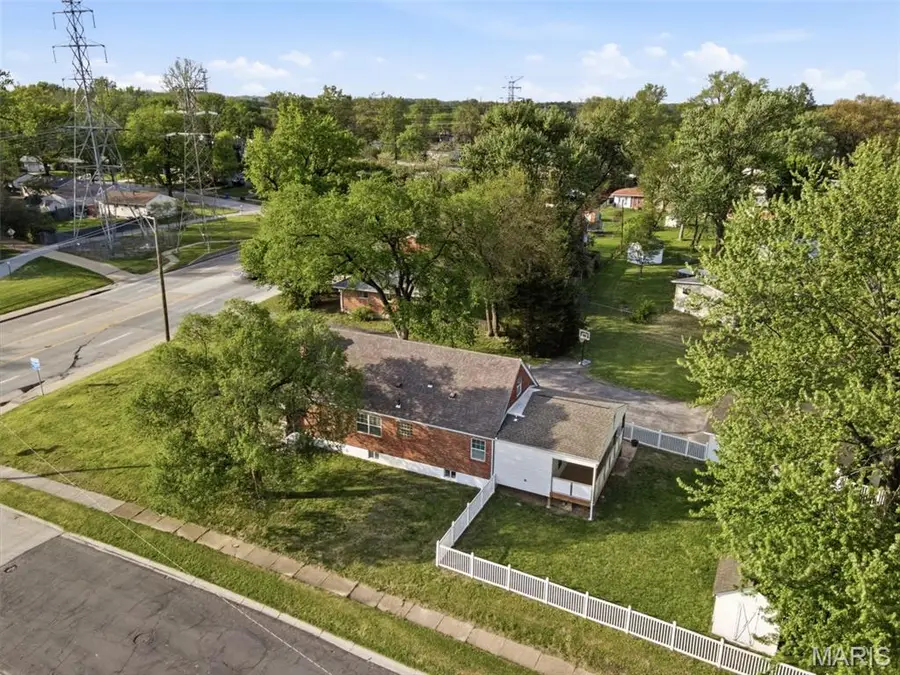 1800 Patterson Road, Florissant, MO 63031 - #3