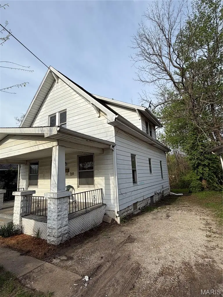 560 Highland Avenue, Alton, IL 62002 - #2