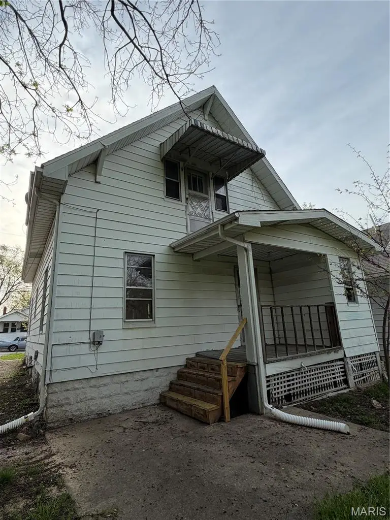 560 Highland Avenue, Alton, IL 62002 - #3