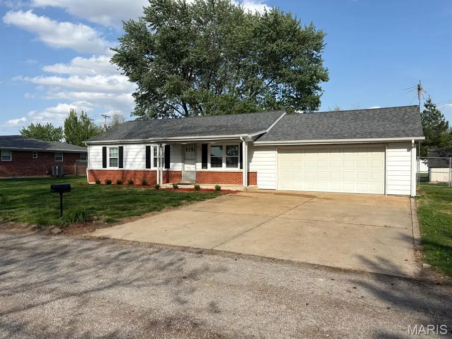 1020 Meadow Lane, Saint Charles, MO 63303 - #2