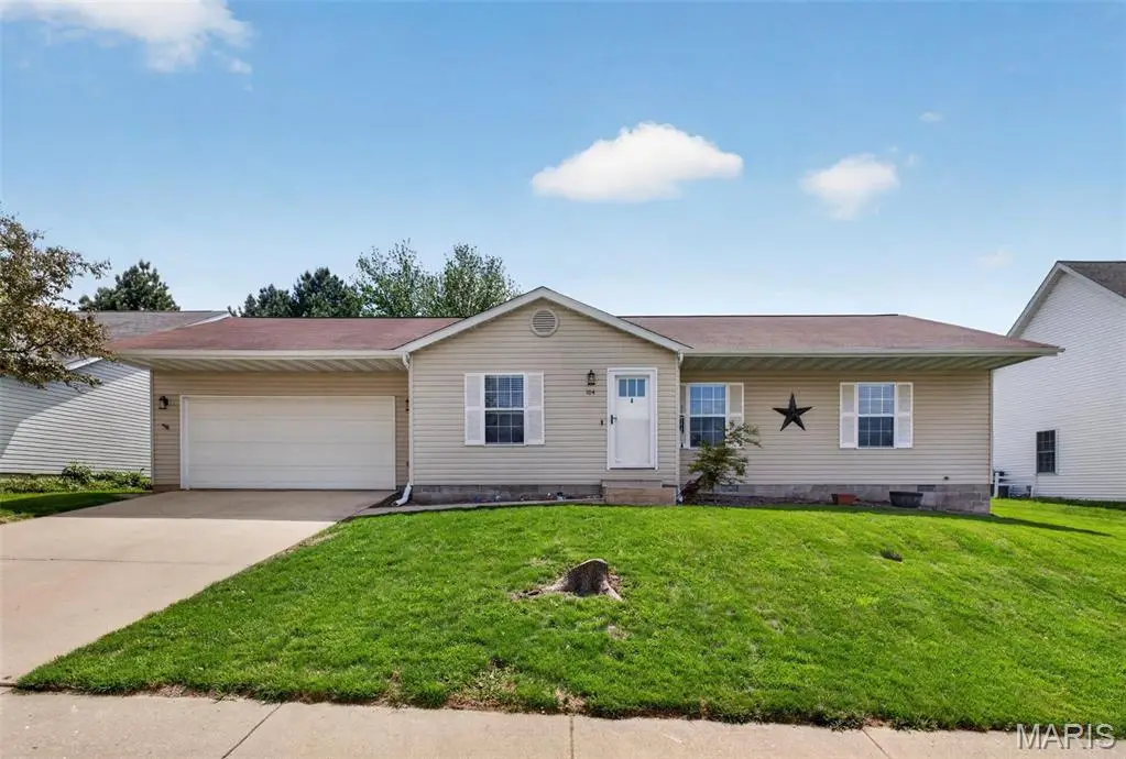 104 E Hunters Ridge, Valmeyer, IL 62295 - #1