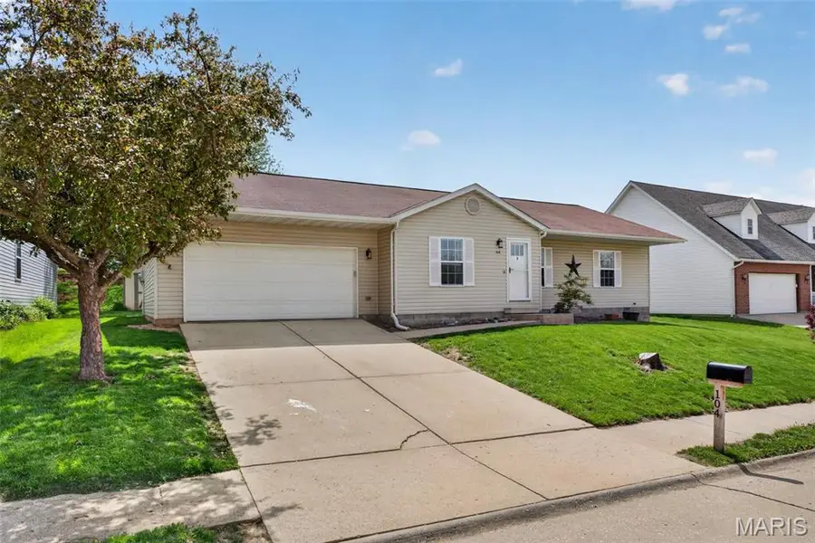 104 E Hunters Ridge, Valmeyer, IL 62295 - #2