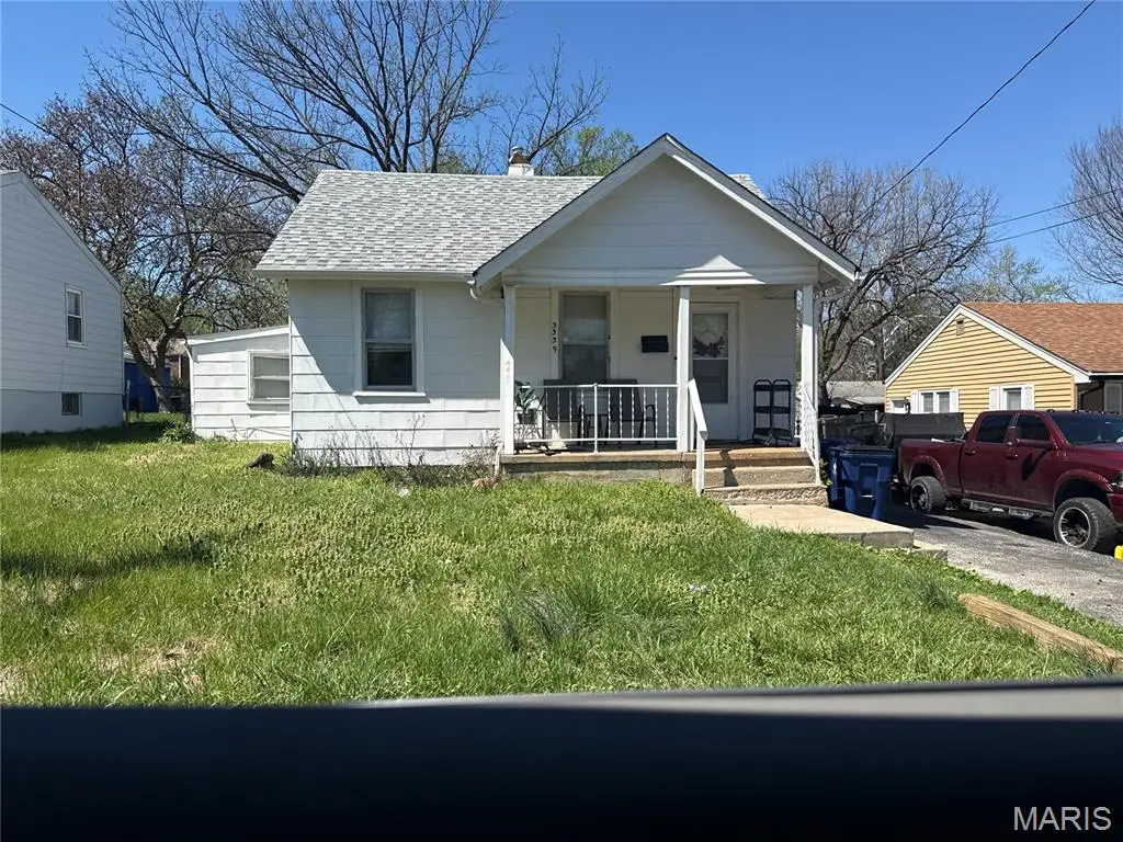 3339 W Tennyson Avenue, Breckenridge Hills, MO 63114 - #1