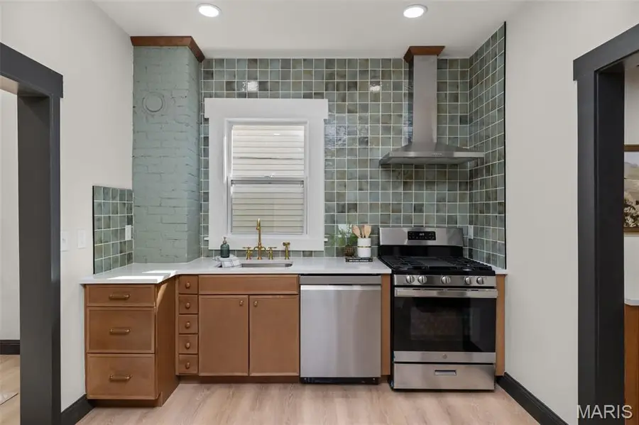 3439 Commonwealth Avenue, Maplewood, MO 63143 - #3