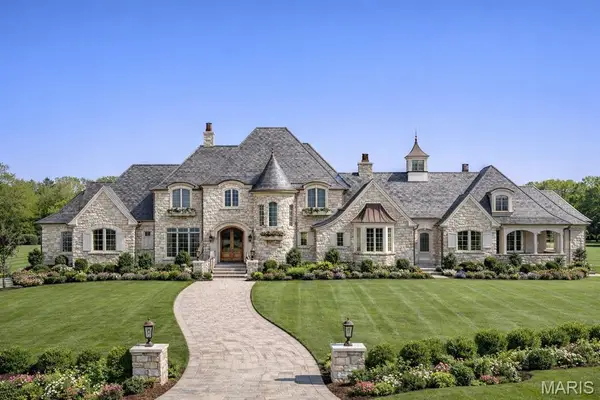 310 Wardenburg Farms Drive, Wildwood, MO 63005