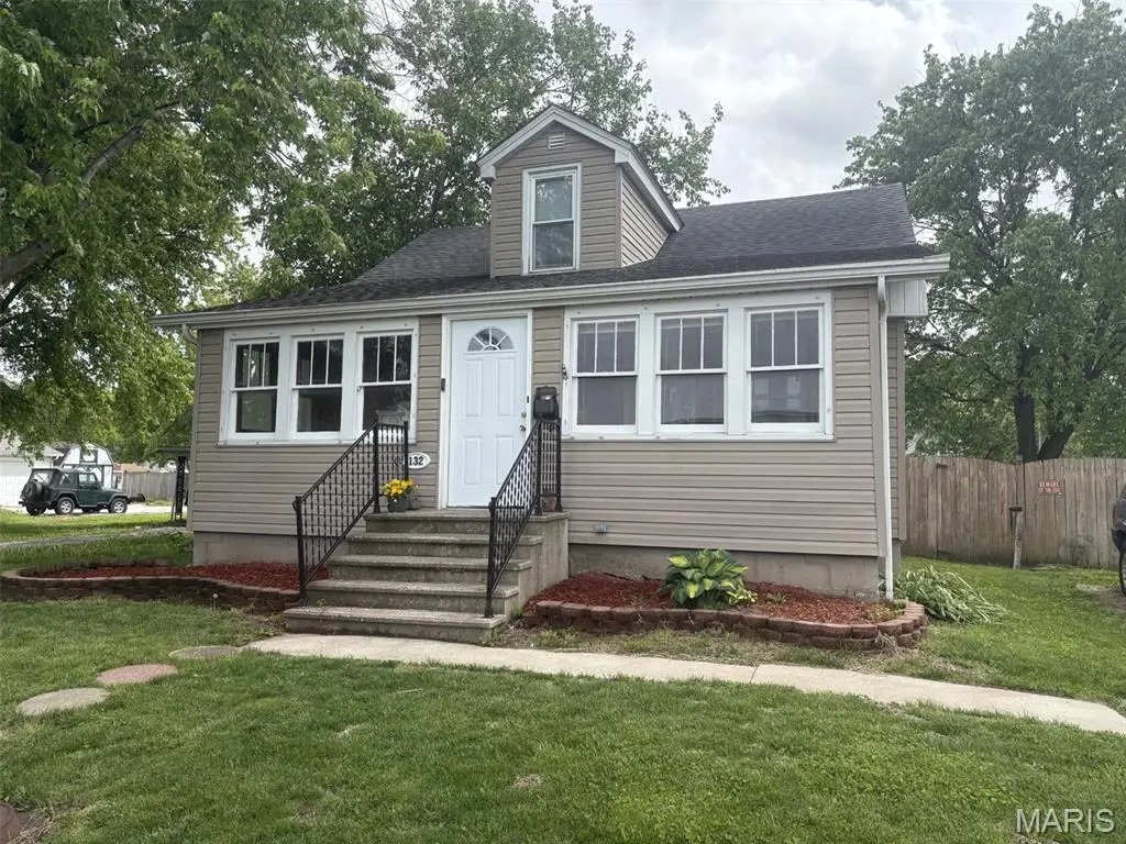 132 W 2nd Street, Hartford, IL 62048 - #1