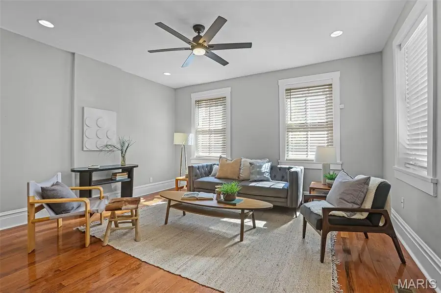 3231 Ohio Avenue, Saint Louis, MO 63118 - #3