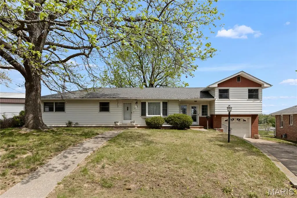 15 Holly Hill Drive, Alton, IL 62002 - #1