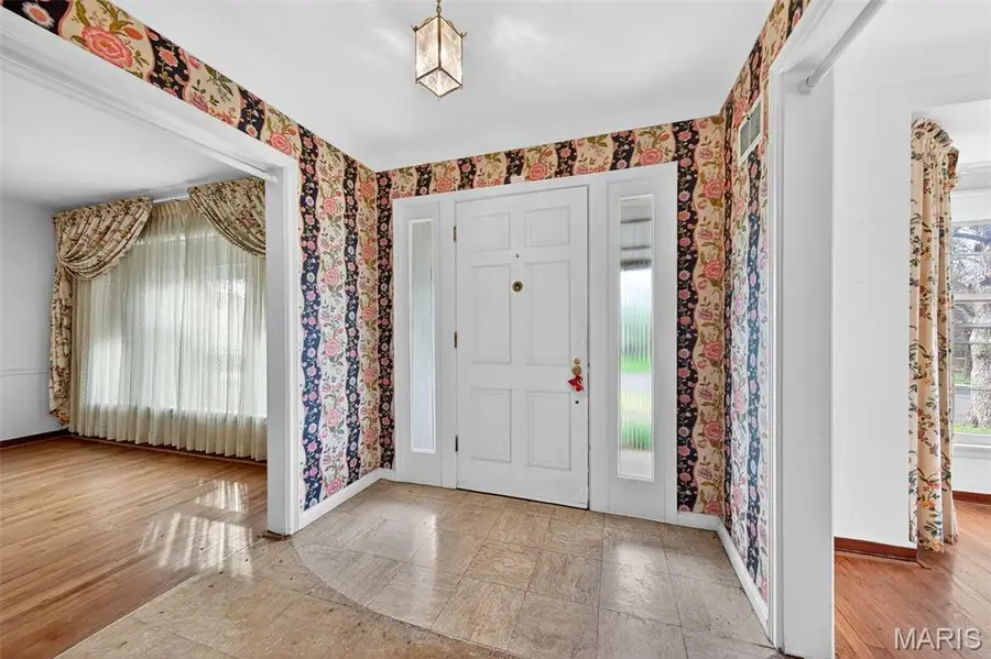 8125 Halifax Drive, Clayton, MO 63105 - #2