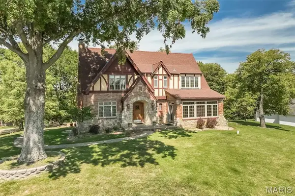 735 River Hills Drive, Fenton, MO 63026