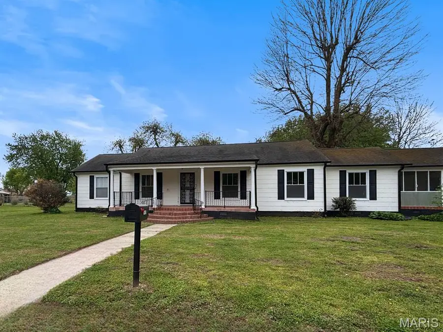 1405 E Cypress Street, Charleston, MO 63834 - #3