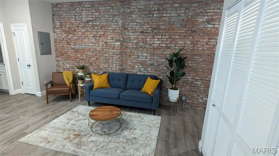 3900 Humphrey Street, Saint Louis, MO 63116 - #3