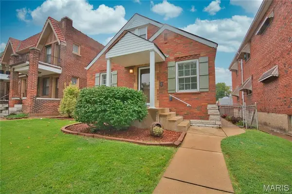 5251 Pernod Avenue, St Louis, MO 63139