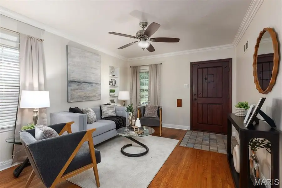 5251 Pernod Avenue, Saint Louis, MO 63139 - #2