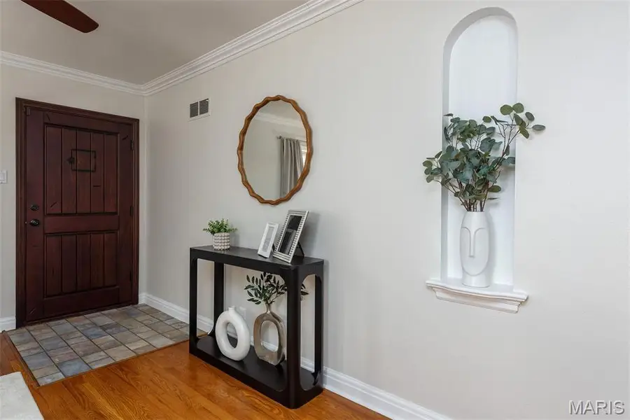 5251 Pernod Avenue, Saint Louis, MO 63139 - #3