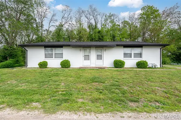 104 & 106 E 6th St, St Jacob, IL 62281