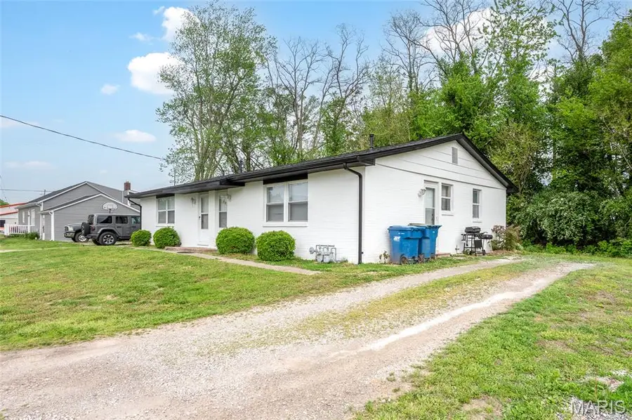 104 & 106 E 6th St, Saint Jacob, IL 62281 - #3